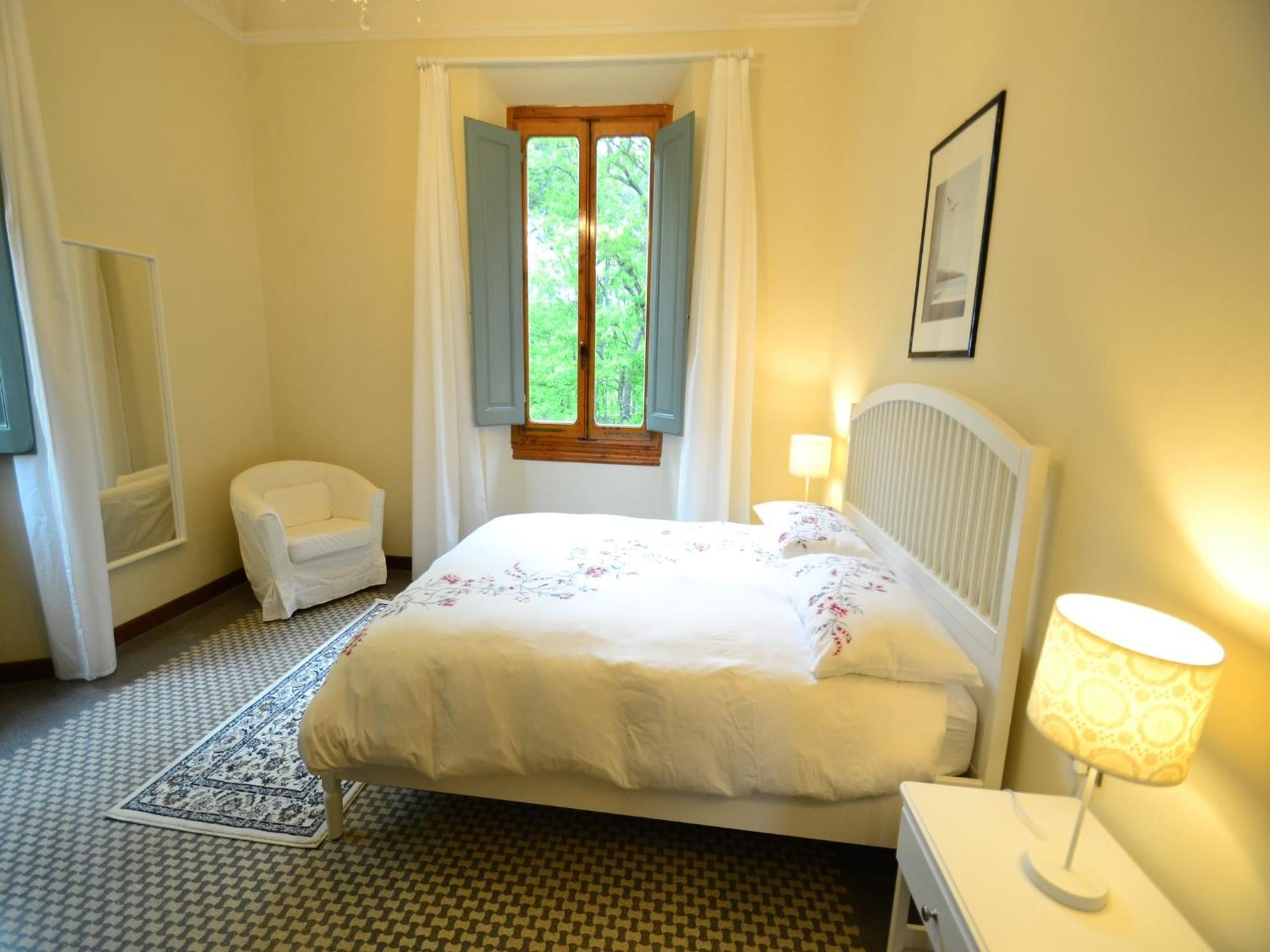 Lovely Holiday Home In Montefiridolfi With Hill View Exterior photo