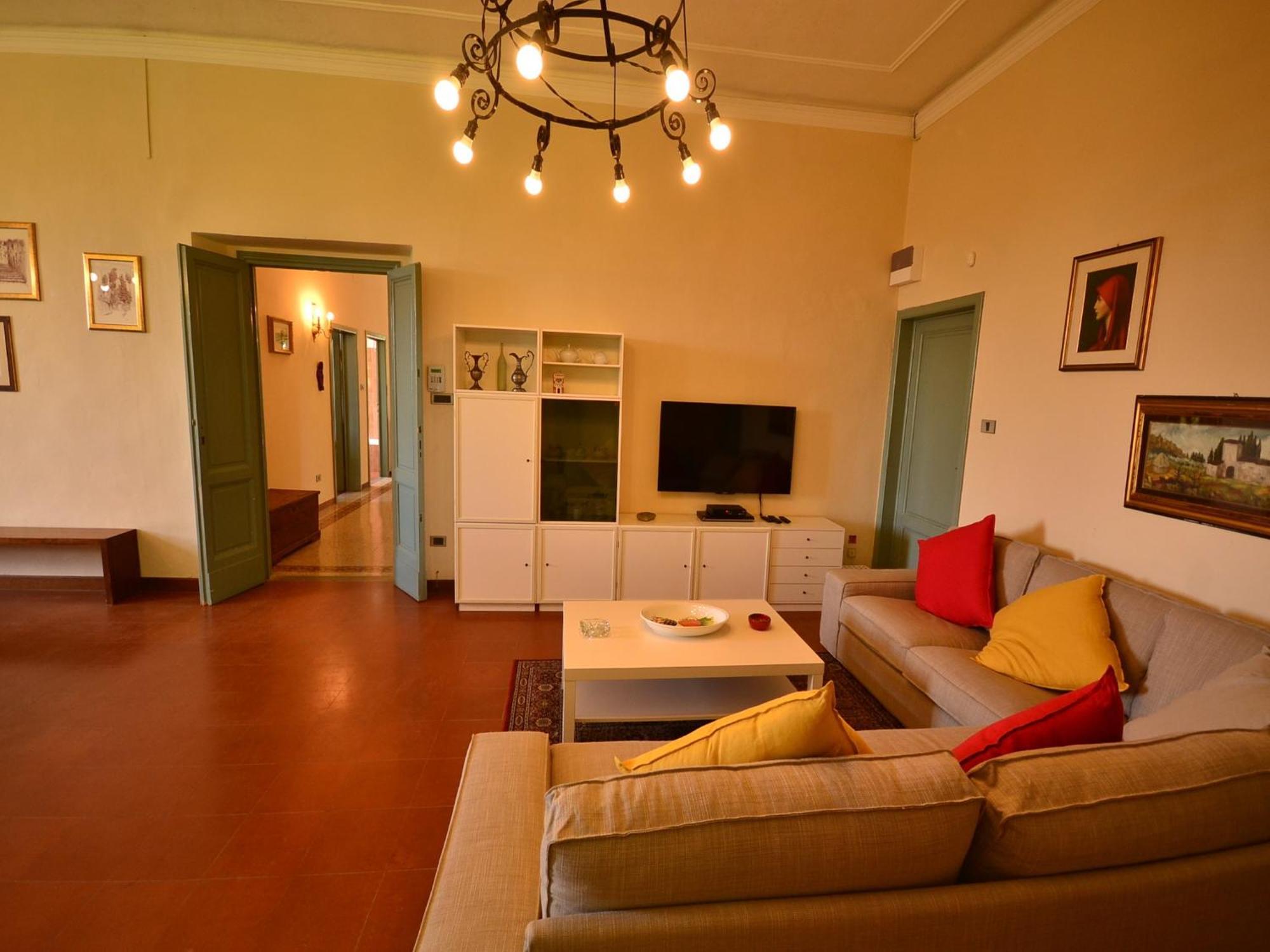 Lovely Holiday Home In Montefiridolfi With Hill View Exterior photo