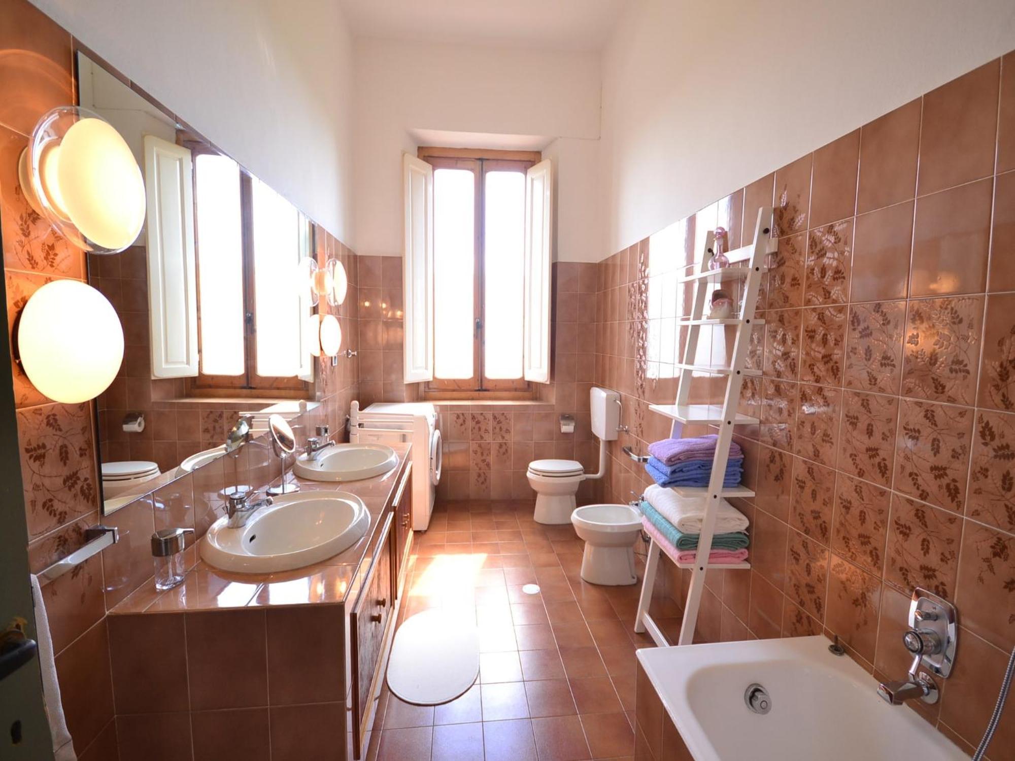 Lovely Holiday Home In Montefiridolfi With Hill View Exterior photo